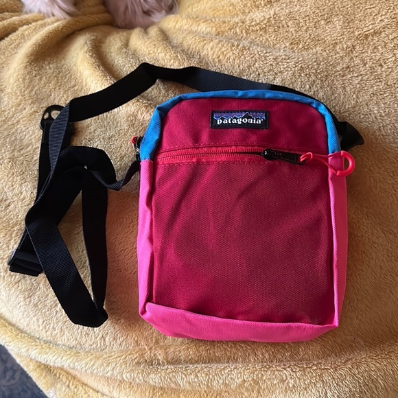 Patagonia Handbags - COPY - - Patagonia bag. 5.9 inches wide. 7.87 inches tall and 1.57 inches wide